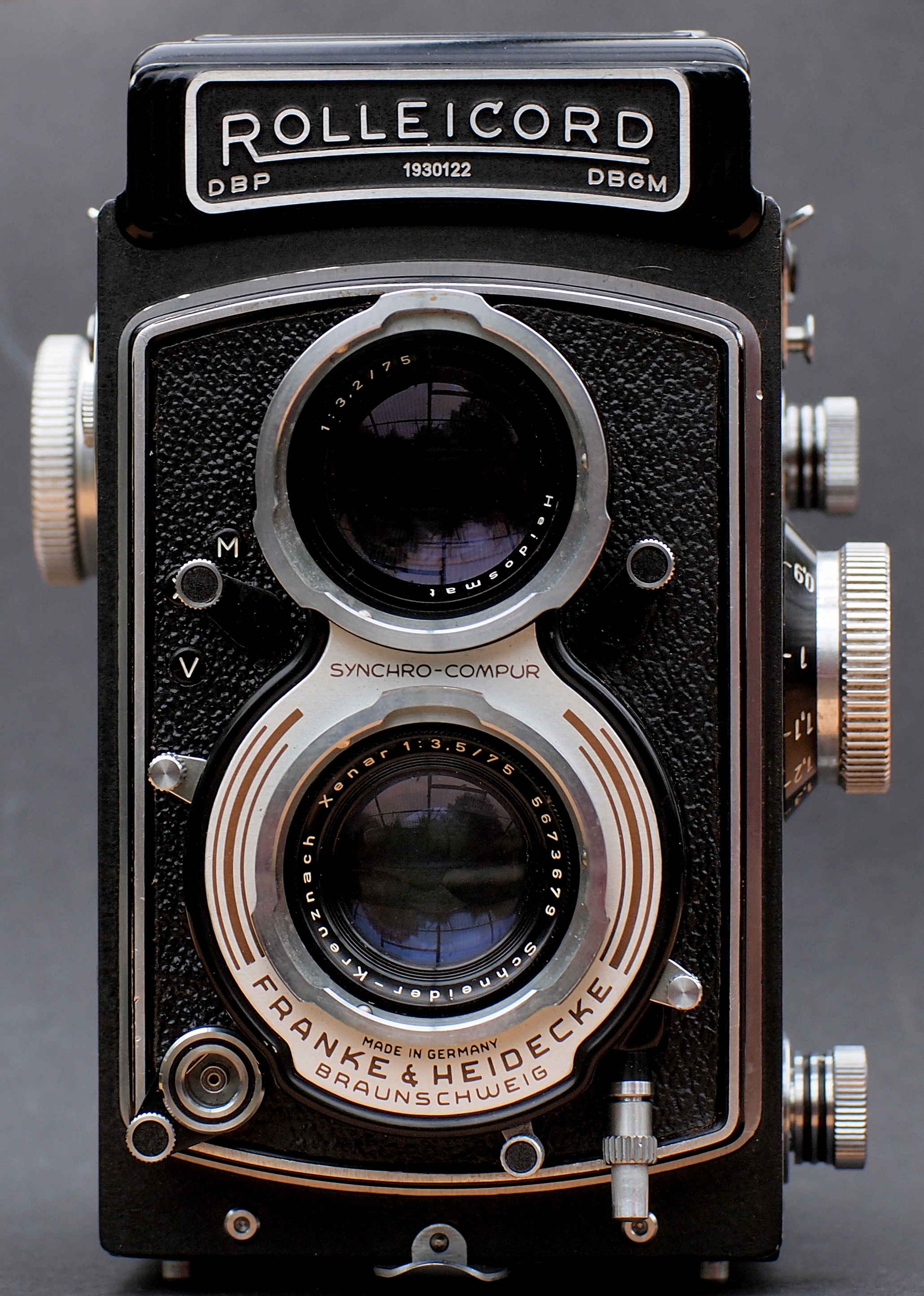 Rolleicord Va TLR camera